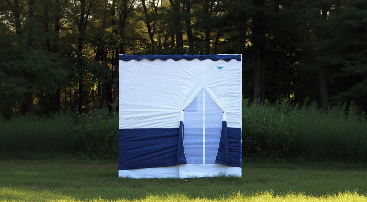 An 8ft Gold Edition Sukkah without Schach, featuring a single panel with a long wraparound canvas, multiple windows with screens, and a two-part door.